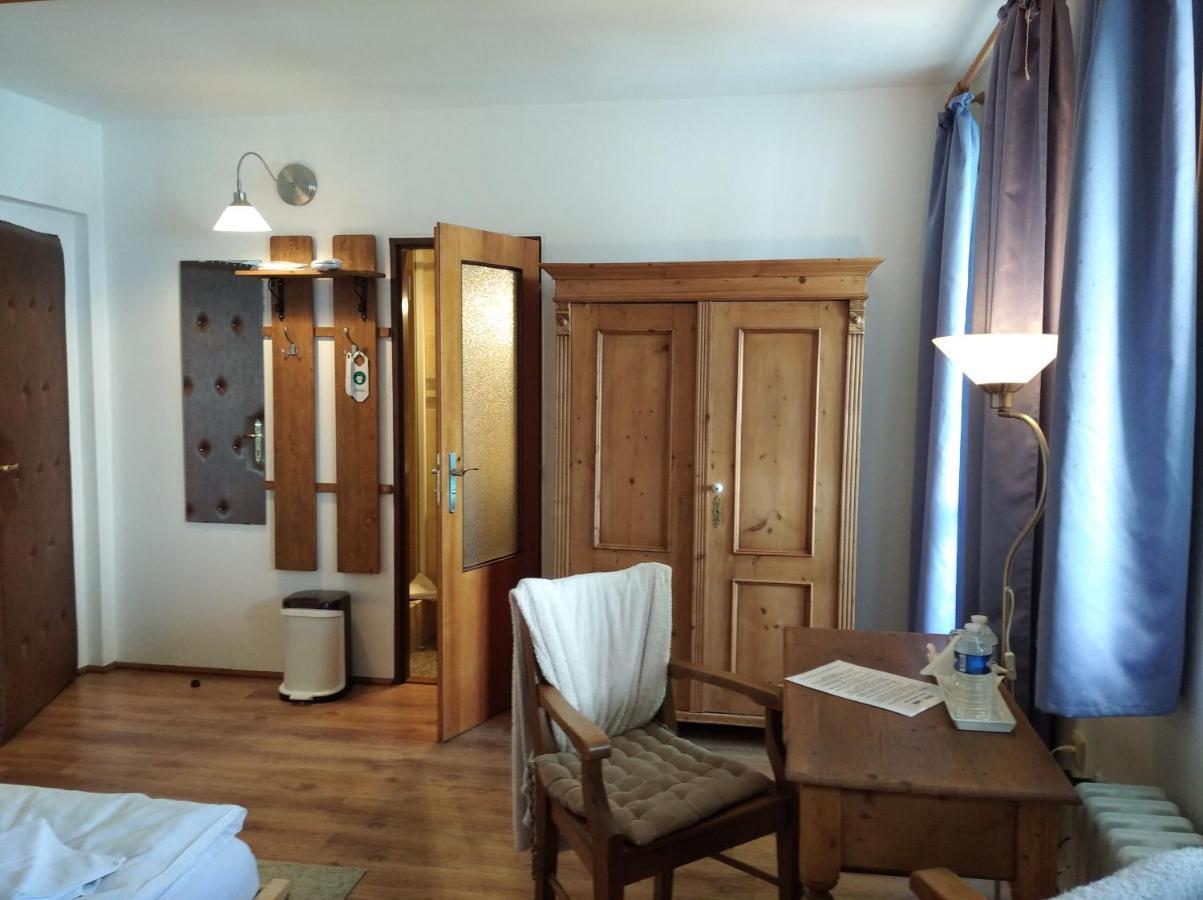 Hotel V Nebi Йозефув Дул Екстер'єр фото